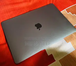 Laptop Apple MacBook 2020 16GB Intel Core i5 SSD 250GB