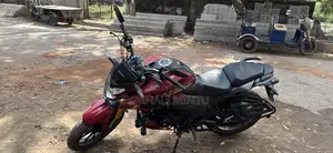 Honda Hornet 2.0 2025 Red