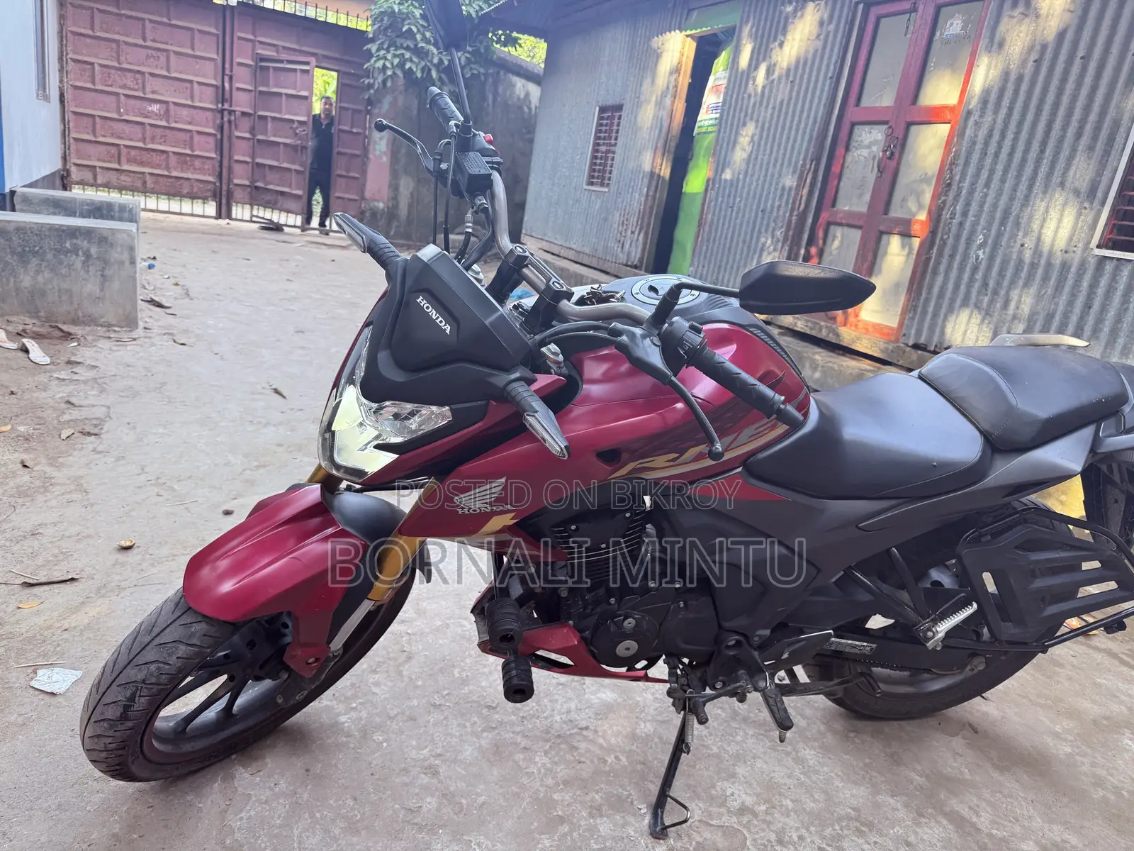 Honda Hornet 2.0 2025 Red