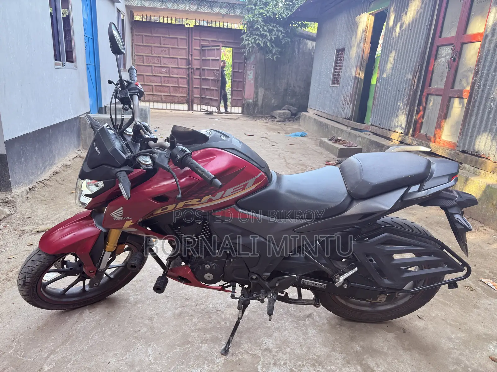 Honda Hornet 2.0 2025 Red