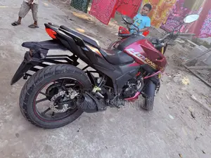 Honda Hornet 2.0 2025 Red
