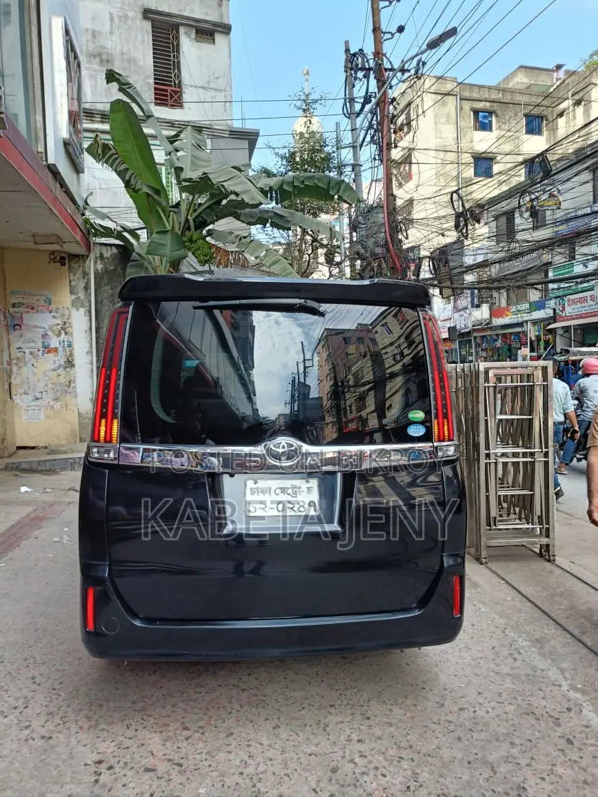 টয়োটা নোয়া ২০১৭ কালো