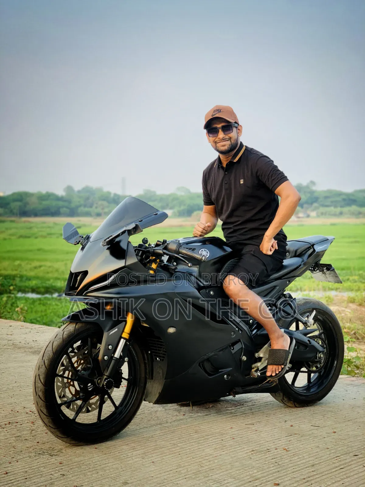 Yamaha R1 2022 Black