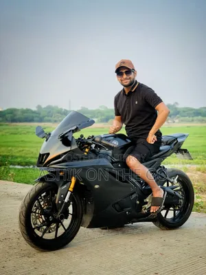 Yamaha R1 2022 Black