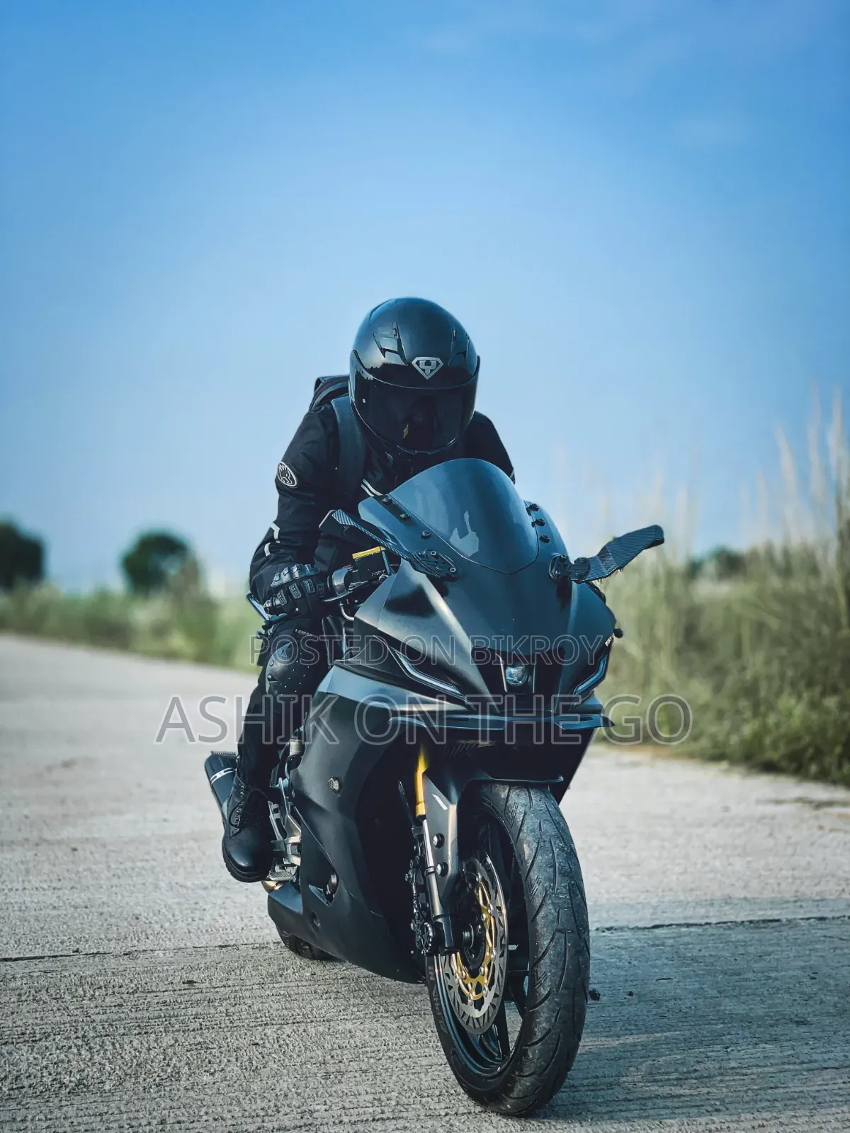 Yamaha R1 2022 Black