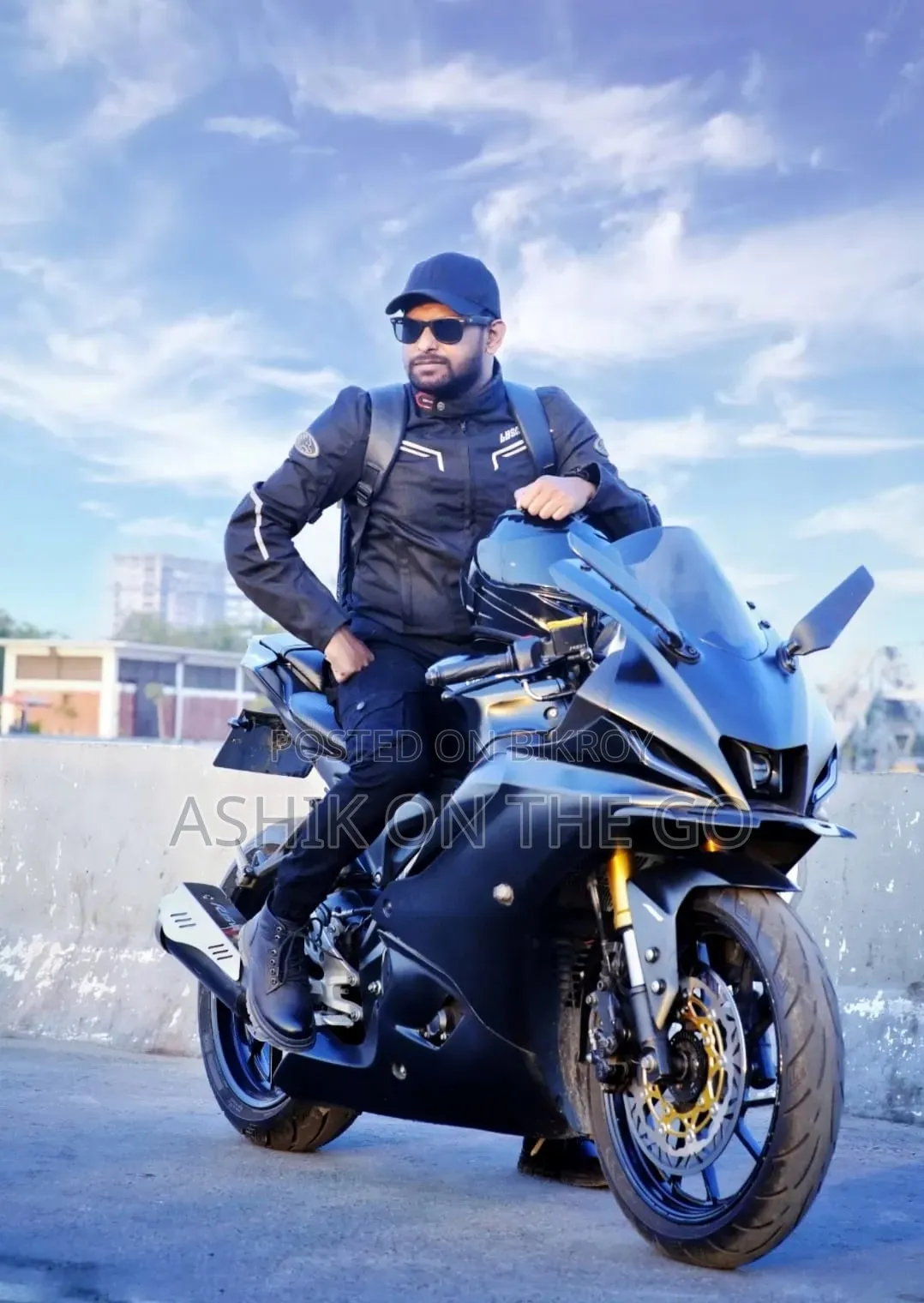 Yamaha R1 2022 Black