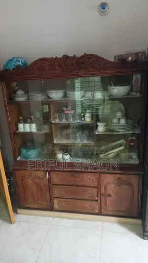 সেগুন কাঠের ক্যাবিনেট এবং স্টিলের আলমিরা