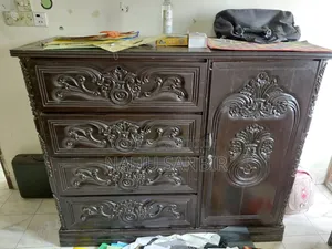 জরুরী ভিত্তিতে ওয়ারড্রব বিক্রি
