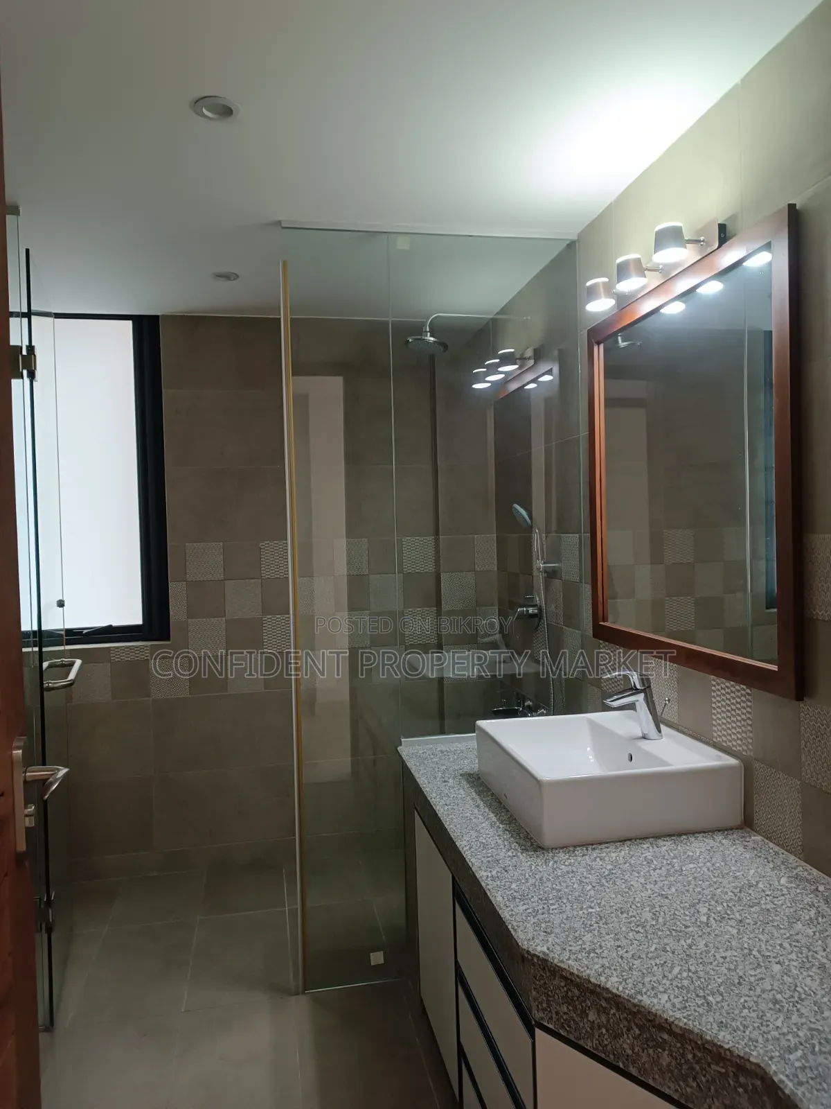 3-bedroom Apartment in Baridhara for rent