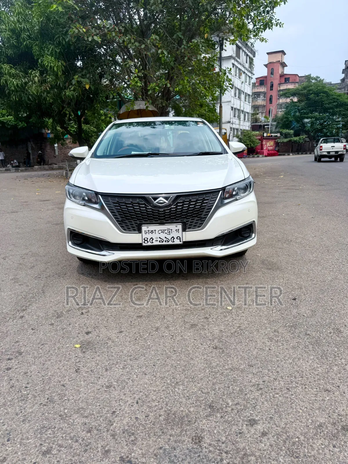 টয়োটা অ্যালিয়ন ২০১৭ পার্ল