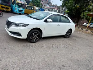টয়োটা অ্যালিয়ন ২০১৭ পার্ল