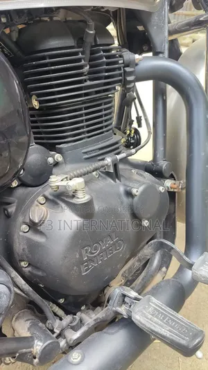 Royal Enfield Classic 350 2025 Gray