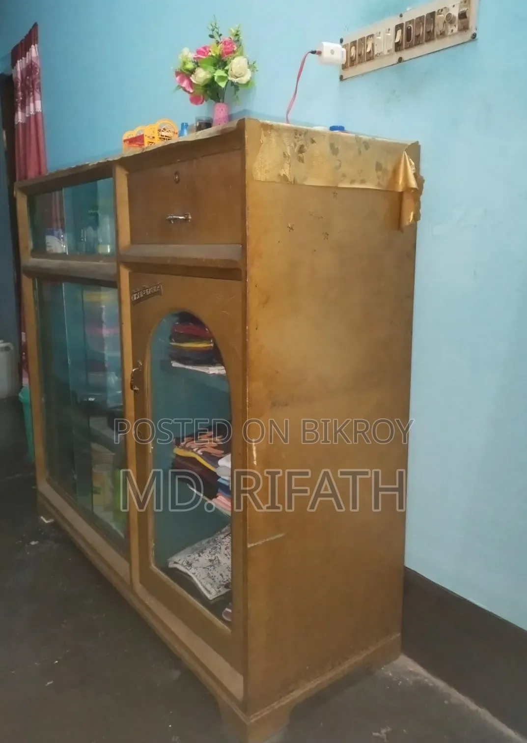 স্টিল শোকেস
