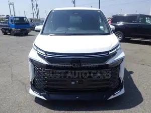 Toyota Voxy 2022 Pearl