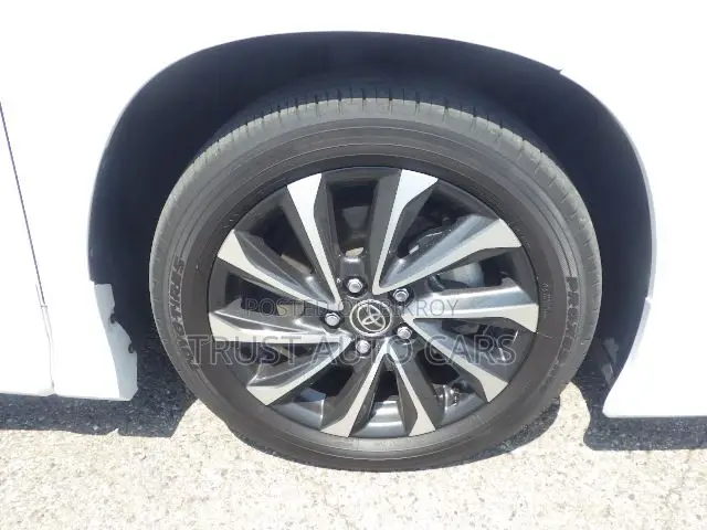 Toyota Voxy 2022 Pearl