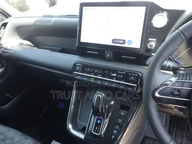 Toyota Voxy 2022 Pearl