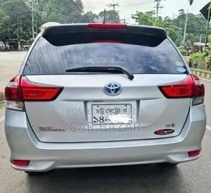 টয়োটা করোল্লা ফিল্ডার ১.৫ হাইব্রিড এফডব্লিউডি ২০১৬ সিলভার