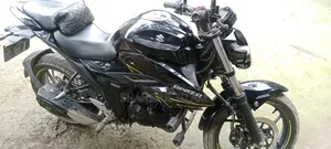 সুজুকি জিক্সার ২০২৩ ব্ল্যাক