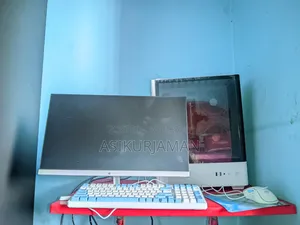 Desktop Computer Asus 16GB AMD Ryzen 5 SSD 512GB
