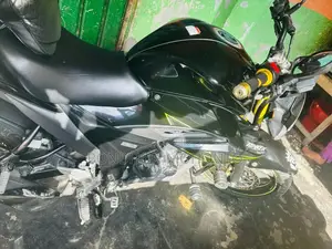 সুজুকি জিক্সার ২০২৩ কালো
