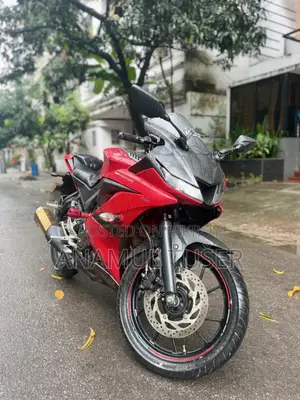 ইয়ামাহা আর১৫ ভি৩ ২০২১ রেড