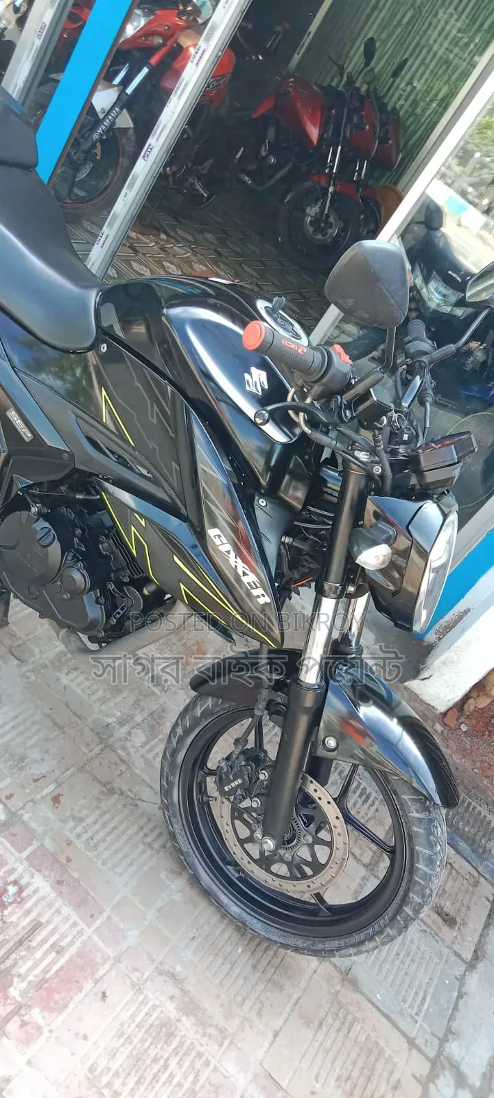 সুজুকি জিক্সার ২০২৪ ব্ল্যাক