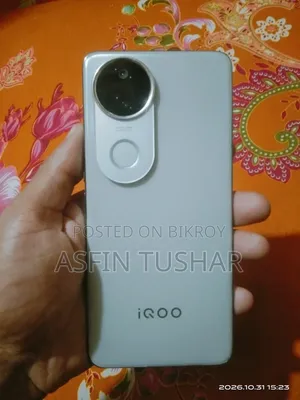 আইকিউওও ২৫৬ জিবি