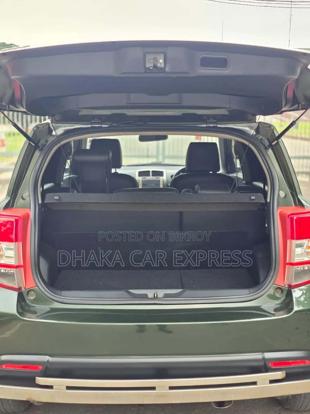 Toyota IST 2010 Green
