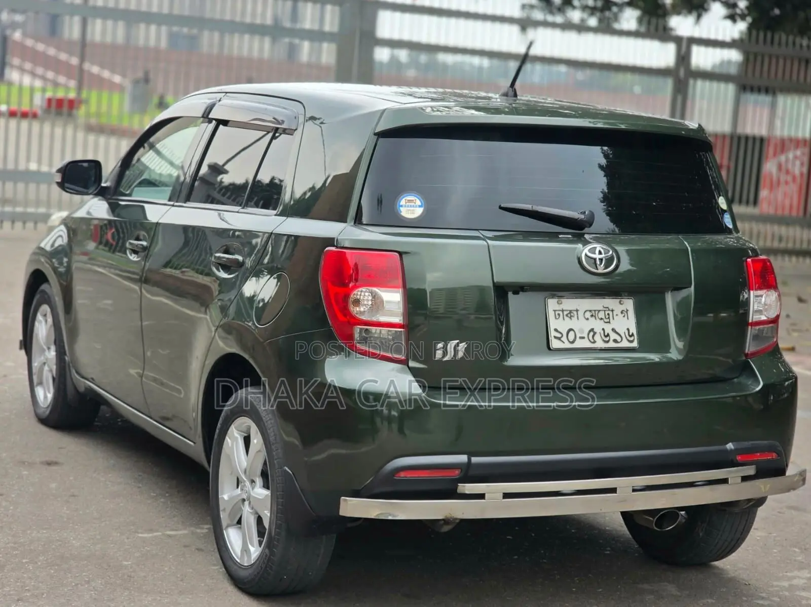 Toyota IST 2010 Green