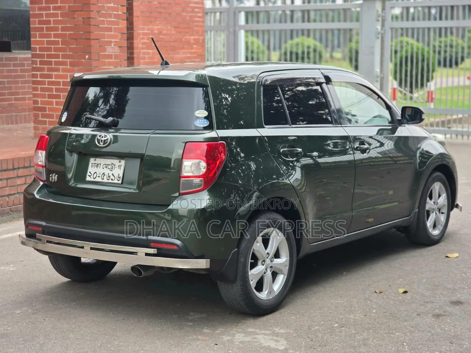 Toyota IST 2010 Green