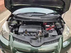 Toyota IST 2010 Green