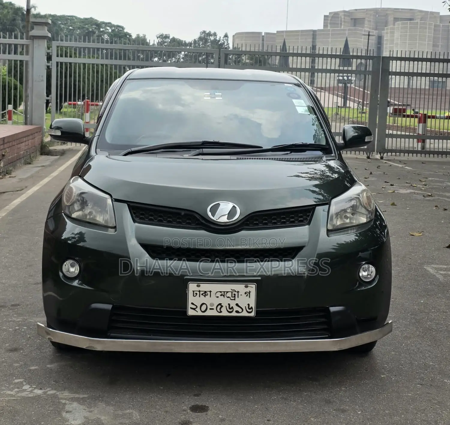 Toyota IST 2010 Green