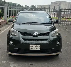 Toyota IST 2010 Green