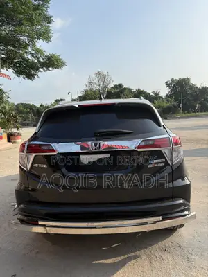 হোন্ডা ভেজেল ১.৫ হাইব্রিড ২ডব্লিউডি ২০১৬ কালো