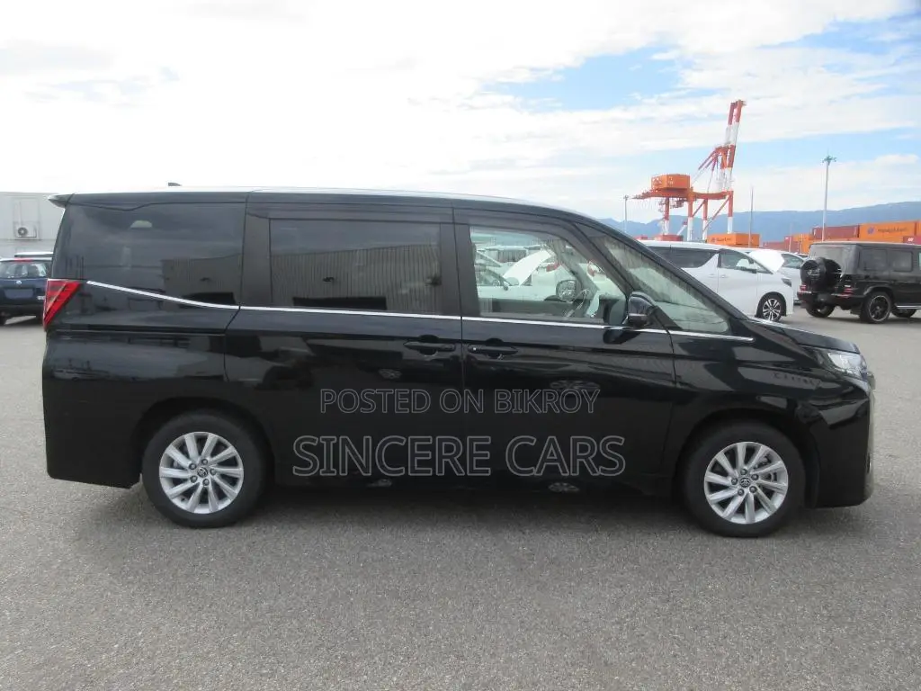 Toyota Noah 2022 Black