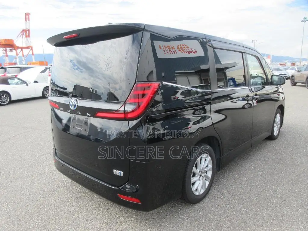 Toyota Noah 2022 Black