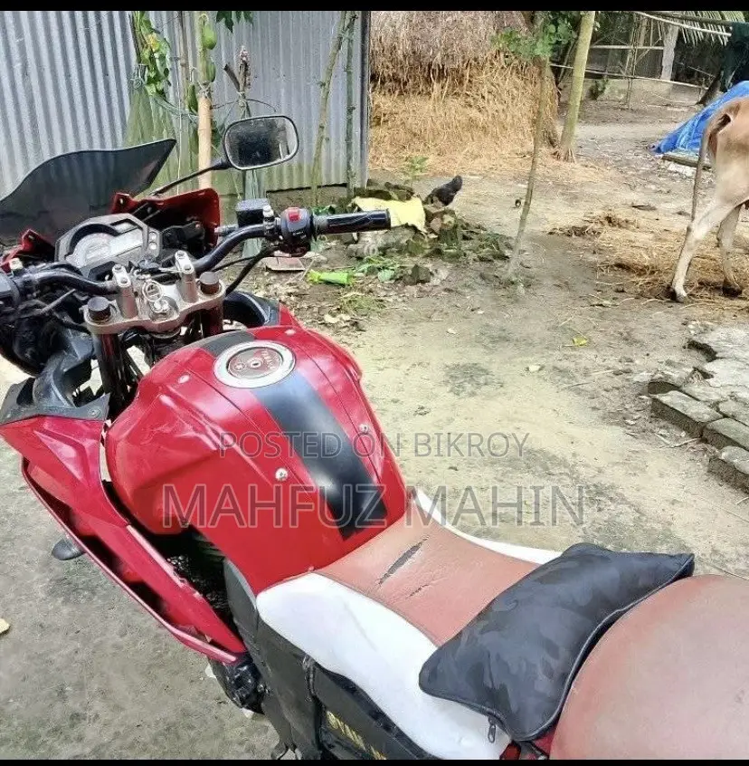ইয়ামাহা এফজেড ২০১৬ লাল
