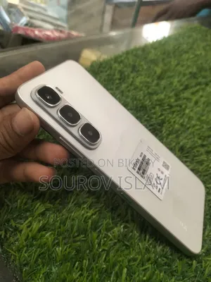 Infinix Hot 60i ১২৮ জিবি সিলভার