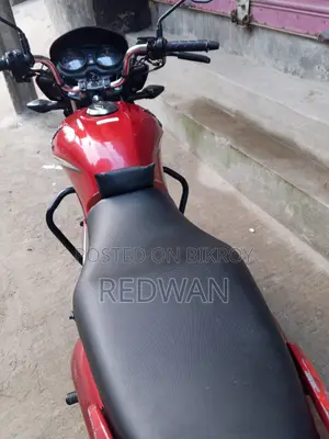 হোন্ডা সিবি ২০১৮ লাল