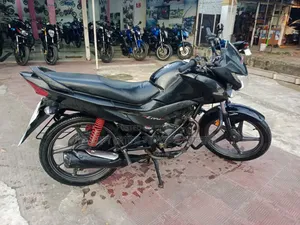 হোন্ডা লিভো ২০১৯ কালো