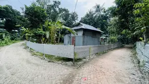 এই জমিটা বিক্রি হবে