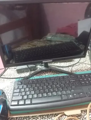 New Desktop Computer 8GB AMD Ryzen 5 SSD 256GB