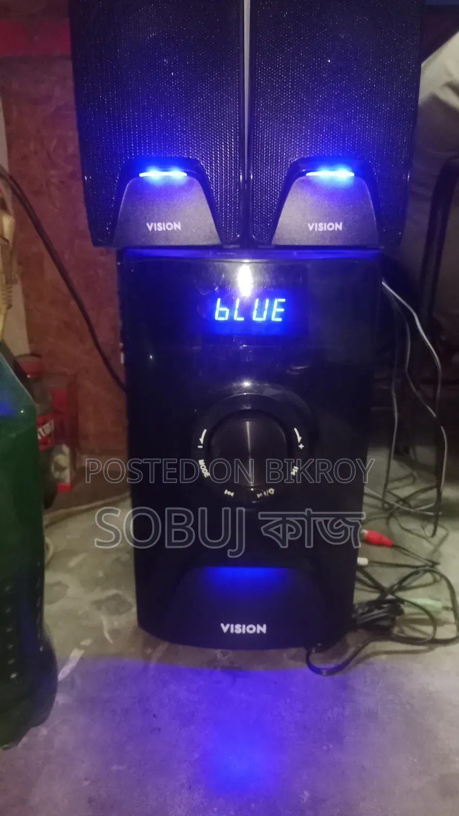Box is in very good condition, this is an Indian box so I will sell it