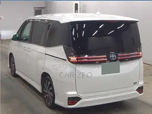 Toyota Voxy 2022 Pearl