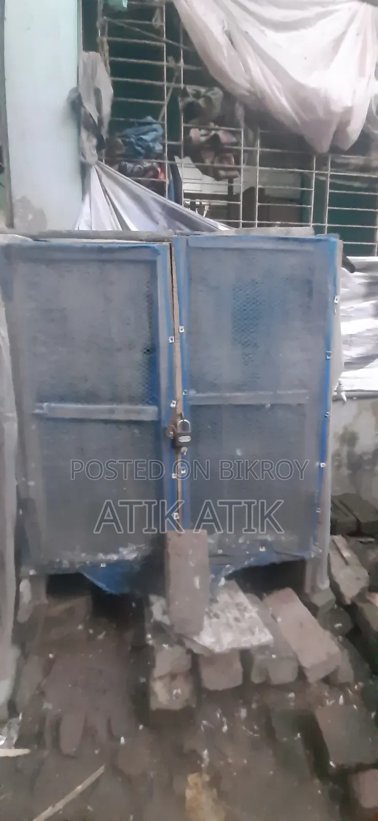 খোপ সহ গিরিবাজ কবুতার বিক্রি করব