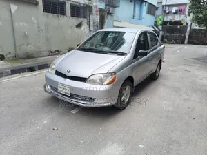 Toyota Platz 2001 Silver