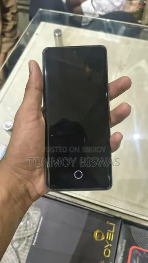 আইকিউওও ১২৮ জিবি সাদা