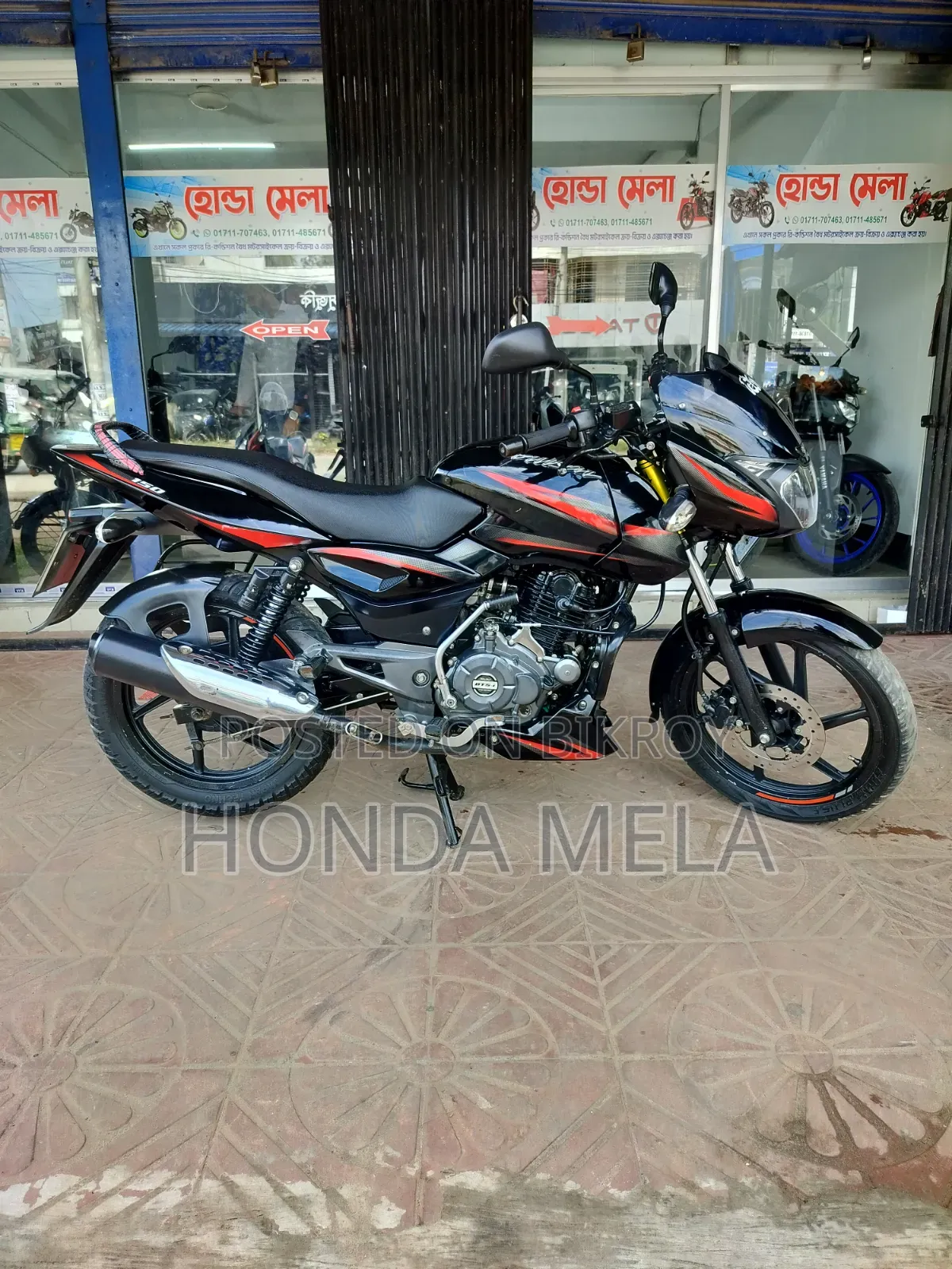 বাজাজ পালসার ১৫০ ২০২০ কালো