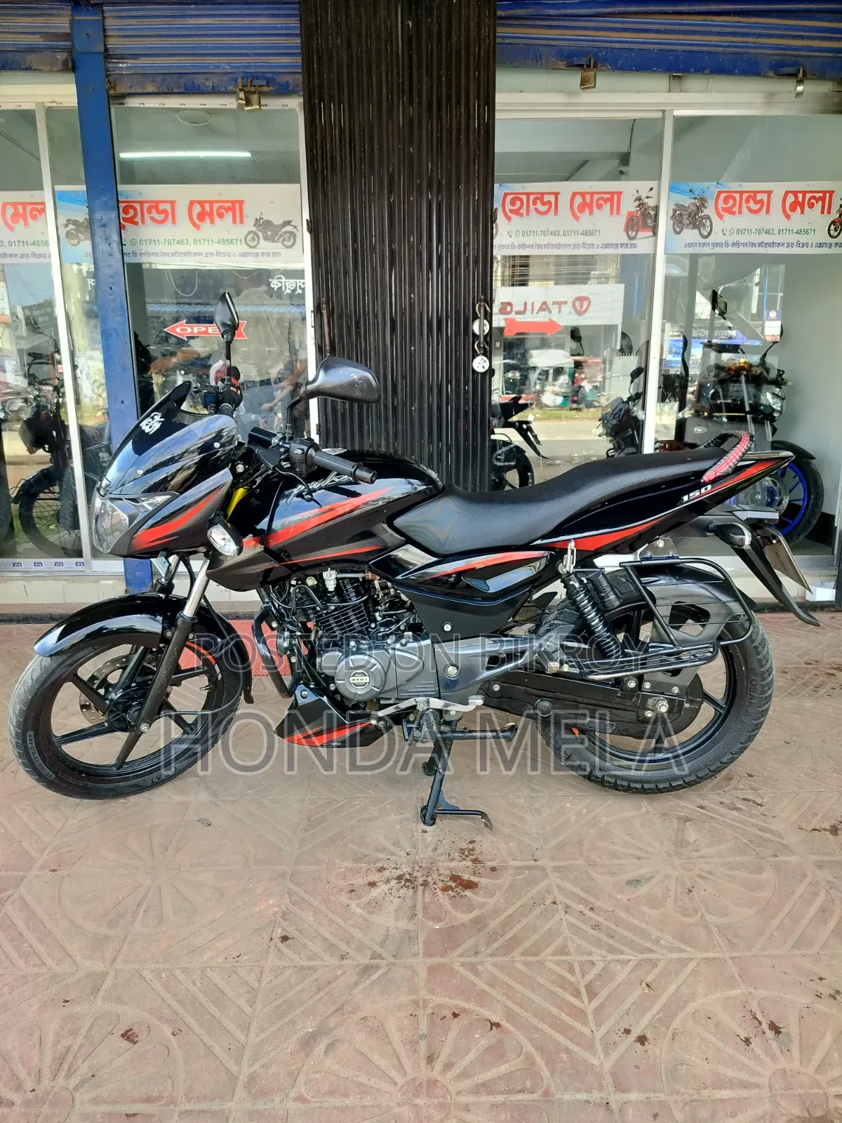 বাজাজ পালসার ১৫০ ২০২০ কালো
