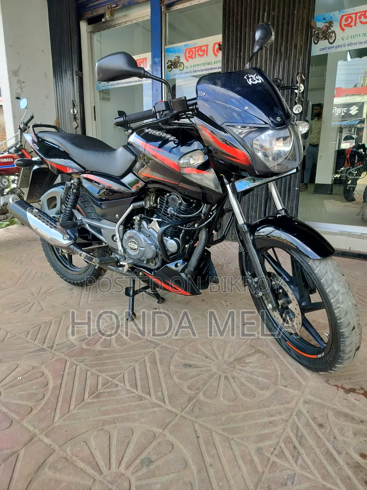 বাজাজ পালসার ১৫০ ২০২০ কালো